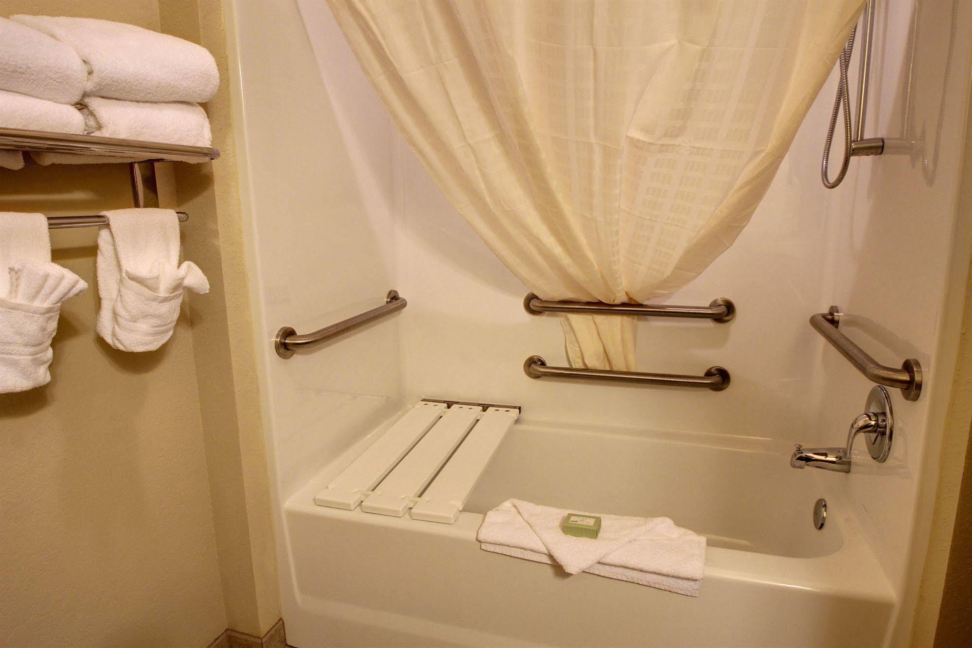 Cobblestone Hotel & Suites - Broken Bow Luaran gambar